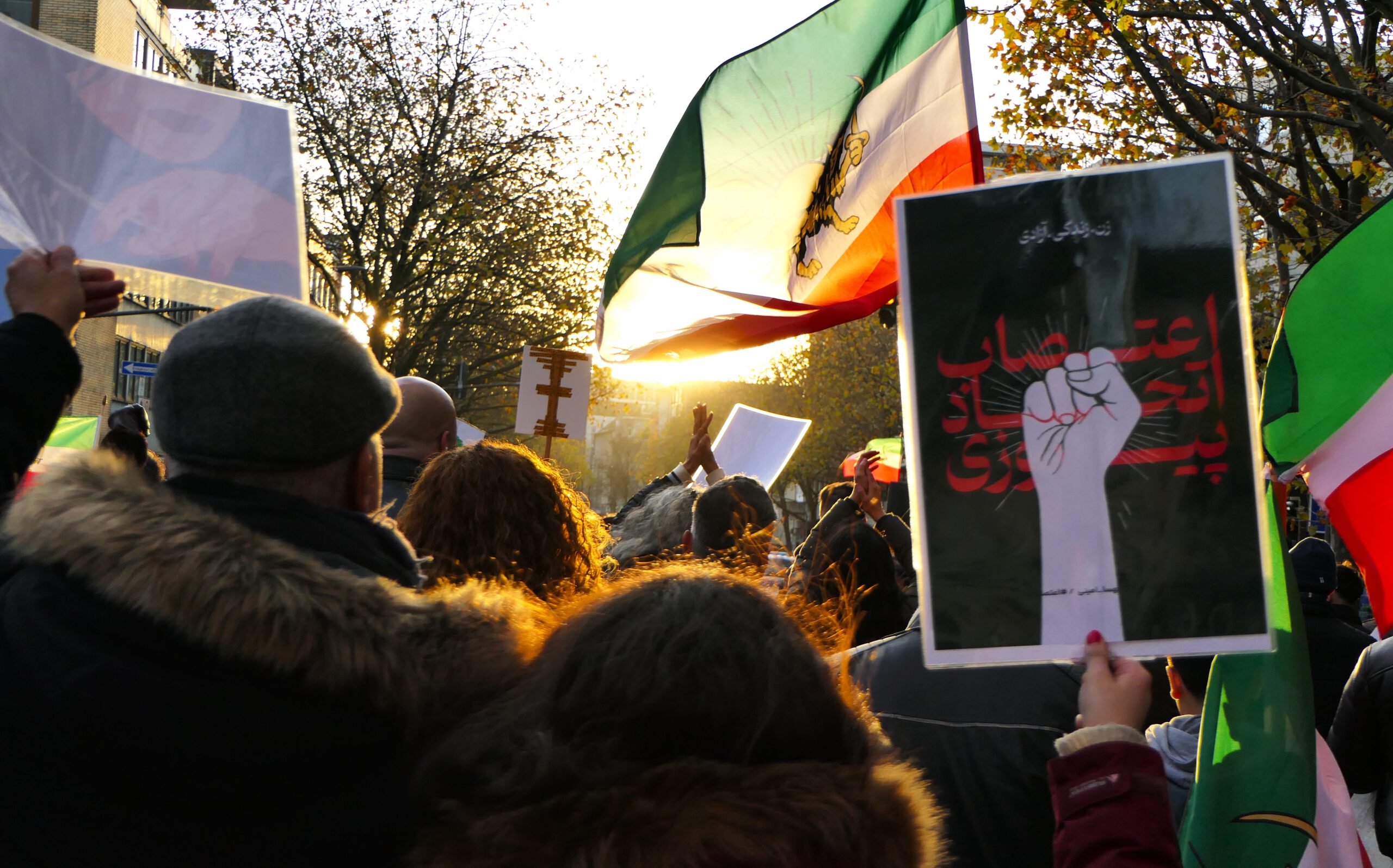 “Das iranische Regime ist unser IS” – Interview mit einem deutsch-iranischen Aktivisten aus Aachen